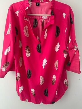 SHEIN CURVE Pink Feather-Print V-Neck Tunic top